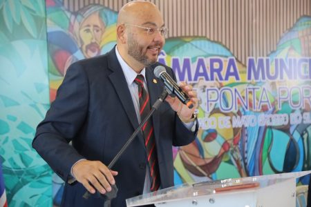 Agnaldo Pereira Lima cobra atendimento pediátrico diário em Sanga Puitã