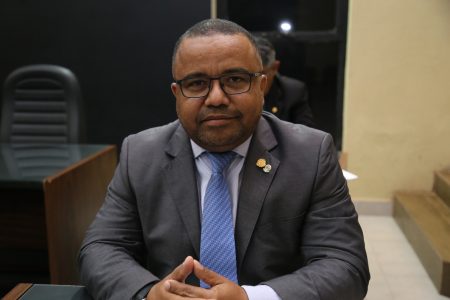 Jelson Bernabé pede melhorias na infraestrutura da Vila Renô e Bairro Maria Auxiliadora