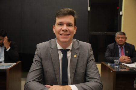 Gabriel Arce solicita academia ao ar livre no Jardim Estoril