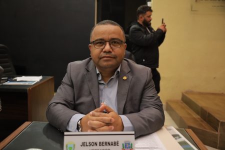 Jelson Bernabé reivindica operação tapa-buracos nas ruas do Bairro da Granja