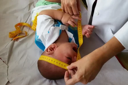 Congresso derruba veto e retoma pensão vitalícia para vítimas da zika